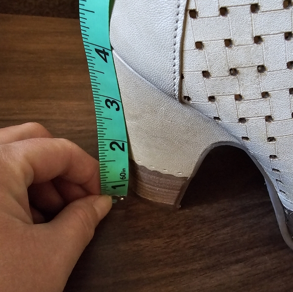 Size 40 Gold Button Cream & Taupe Flowered Shootie - Picture 3 of 16